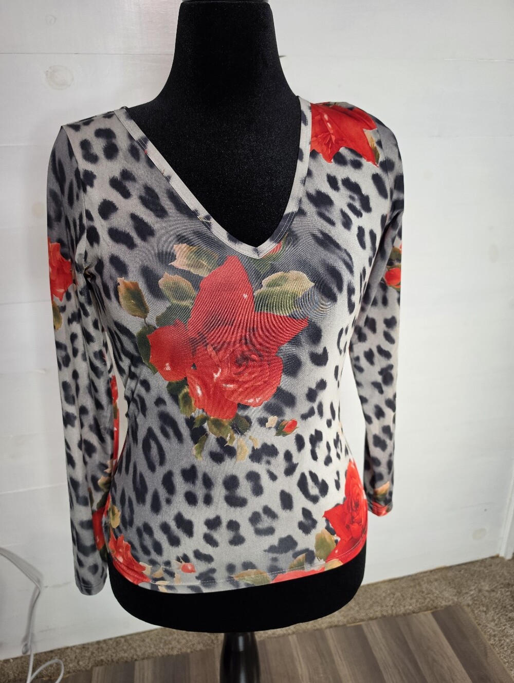 Étincelle Couture Paris Leopard Floral Print V-Neck Long Sleeve Top Mobwife. L